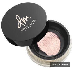 Danessa Myricks Evolution setting powder in translucent pink. NWT NIB new in box